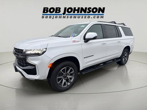 Used 2024 Chevrolet Suburban Z71 w/ Luxury Package image 3