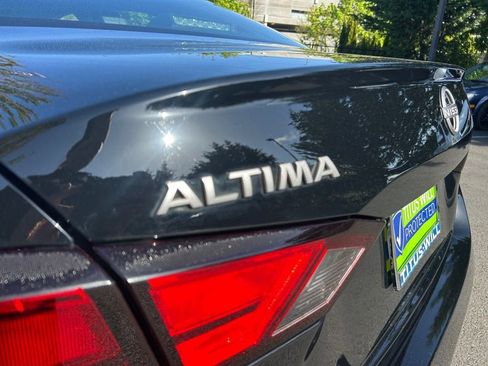 Used 2025 Nissan Altima 2.5 SR FWD image 30