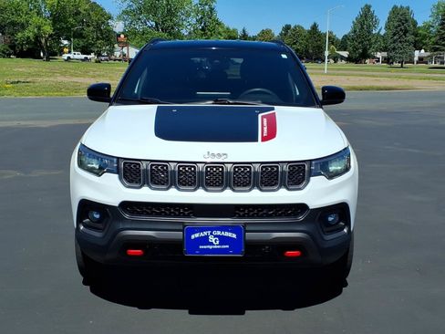 Used 2023 Jeep Compass Trailhawk w/ Trailhawk Convenience Group AWD/4WD image 9