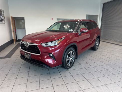 Used 2020 Toyota Highlander XLE image 8