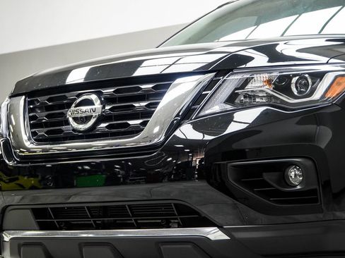 Used 2020 Nissan Pathfinder SL image 2