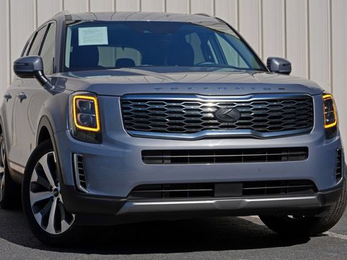 Used 2021 Kia Telluride EX w/ EX Premium Package FWD image 2
