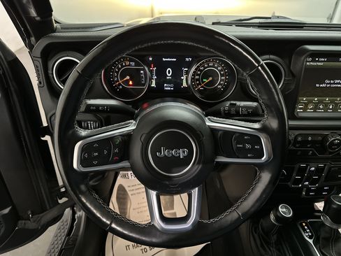 Used 2021 Jeep Wrangler Unlimited Sahara AWD/4WD image 26