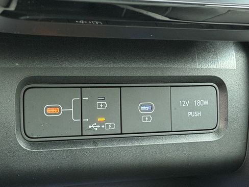 Used 2025 Hyundai Tucson Limited image 22