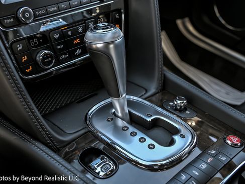 Used 2014 Bentley Flying Spur W12 image 40