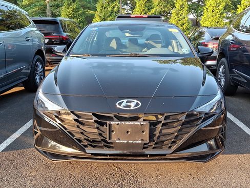 Used 2023 Hyundai Elantra SEL w/ Convenience Package FWD image 3