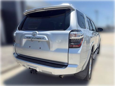 Used 2018 Toyota 4Runner SR5 RWD image 7
