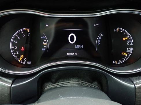 Used 2018 Jeep Grand Cherokee Altitude image 24