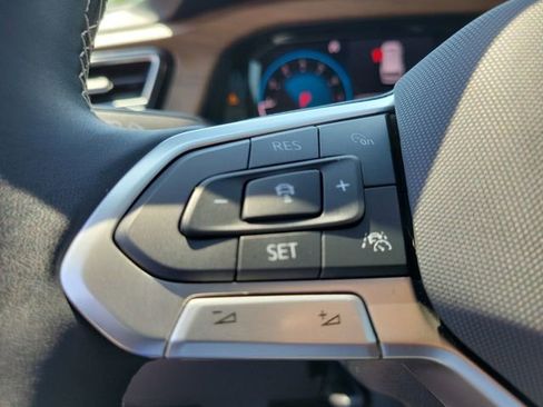 Certified 2025 Volkswagen Atlas SE w/ Panoramic Sunroof Package image 24