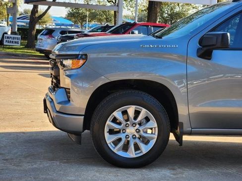 Used 2023 Chevrolet Silverado 1500 Custom image 16