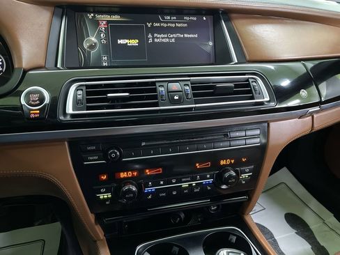 Used 2014 BMW ALPINA B7 xDrive LWB image 21