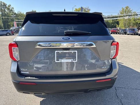 Used 2021 Ford Explorer XLT image 5