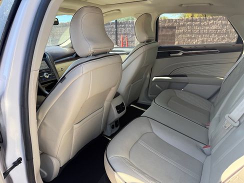 Used 2017 Ford Fusion Platinum FWD image 10