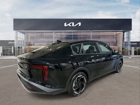 New 2025 Kia K4 EX image 8