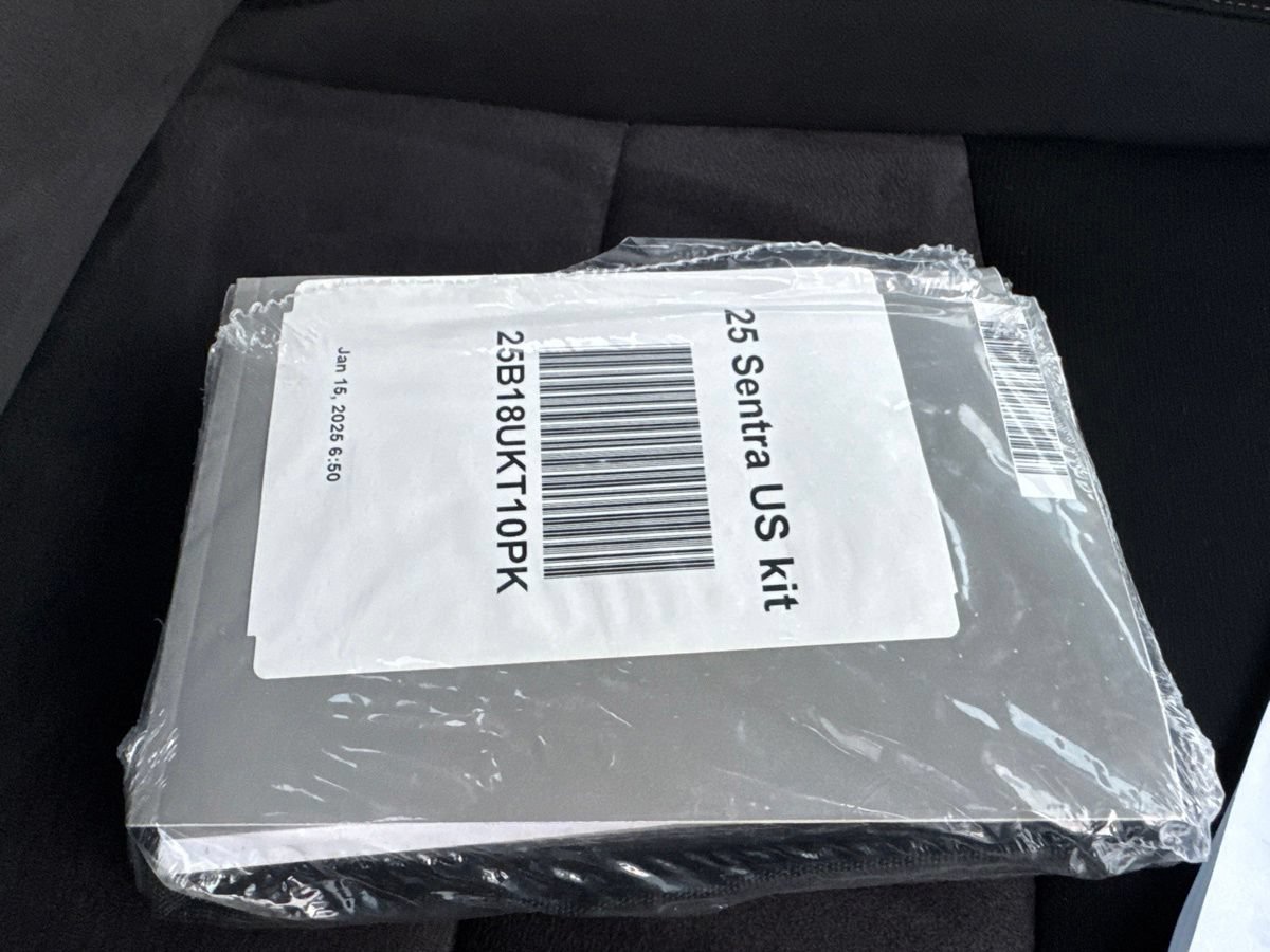 Used 2025 Nissan Sentra SR FWD image 41