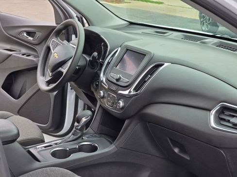 Used 2023 Chevrolet Equinox LT image 29