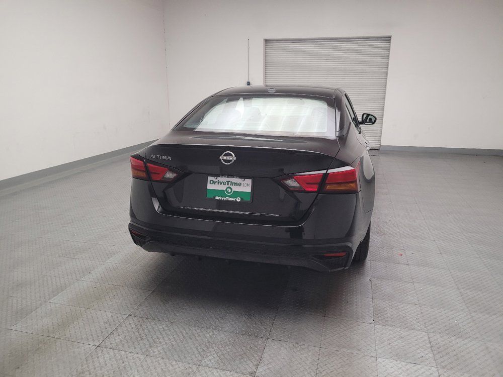Used 2025 Nissan Altima 2.5 SV FWD image 7