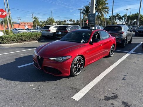Used 2023 Alfa Romeo Giulia Veloce image 2