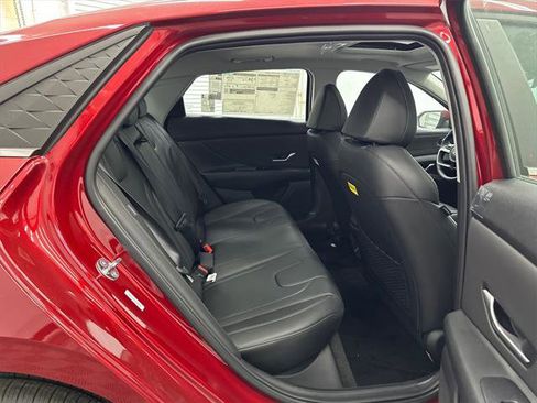 New 2025 Hyundai Elantra Limited image 16