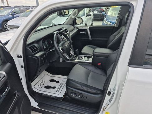 Used 2017 Toyota 4Runner SR5 Premium AWD/4WD image 15