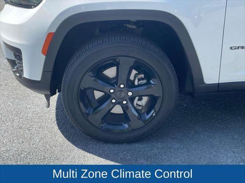 Certified 2025 Jeep Grand Cherokee L Altitude AWD/4WD image 12