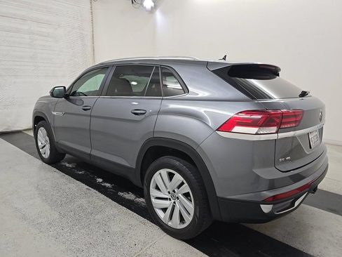 Used 2023 Volkswagen Atlas Cross Sport SE w/ Panoramic Sunroof Package AWD/4WD image 4