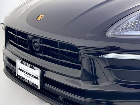 Used 2025 Porsche Macan AWD/4WD image 12