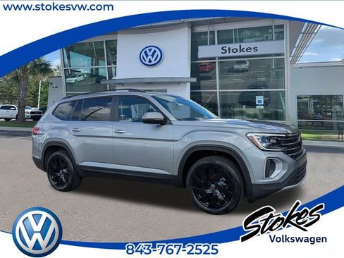 New 2026 Volkswagen Atlas SE image 1