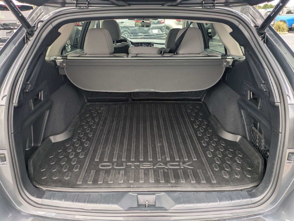 Certified 2025 Subaru Outback Premium AWD/4WD image 14