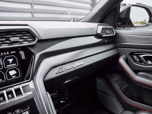 Used 2021 Lamborghini Urus image 85