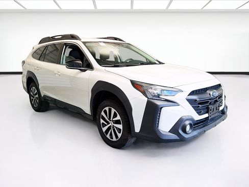 Used 2024 Subaru Outback Premium AWD/4WD image 3