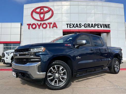 Used 2021 Chevrolet Silverado 1500 LT w/ Z71 Off-Road Package image 2