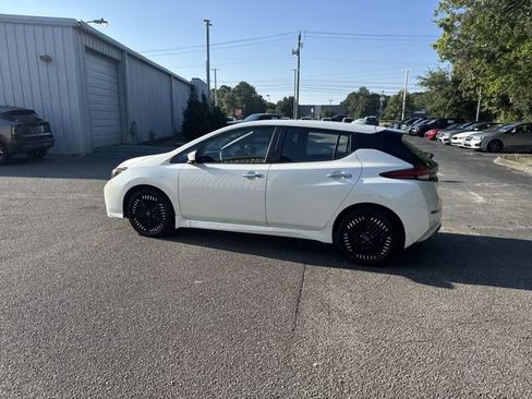 Certified 2024 Nissan Leaf SV Plus FWD image 8