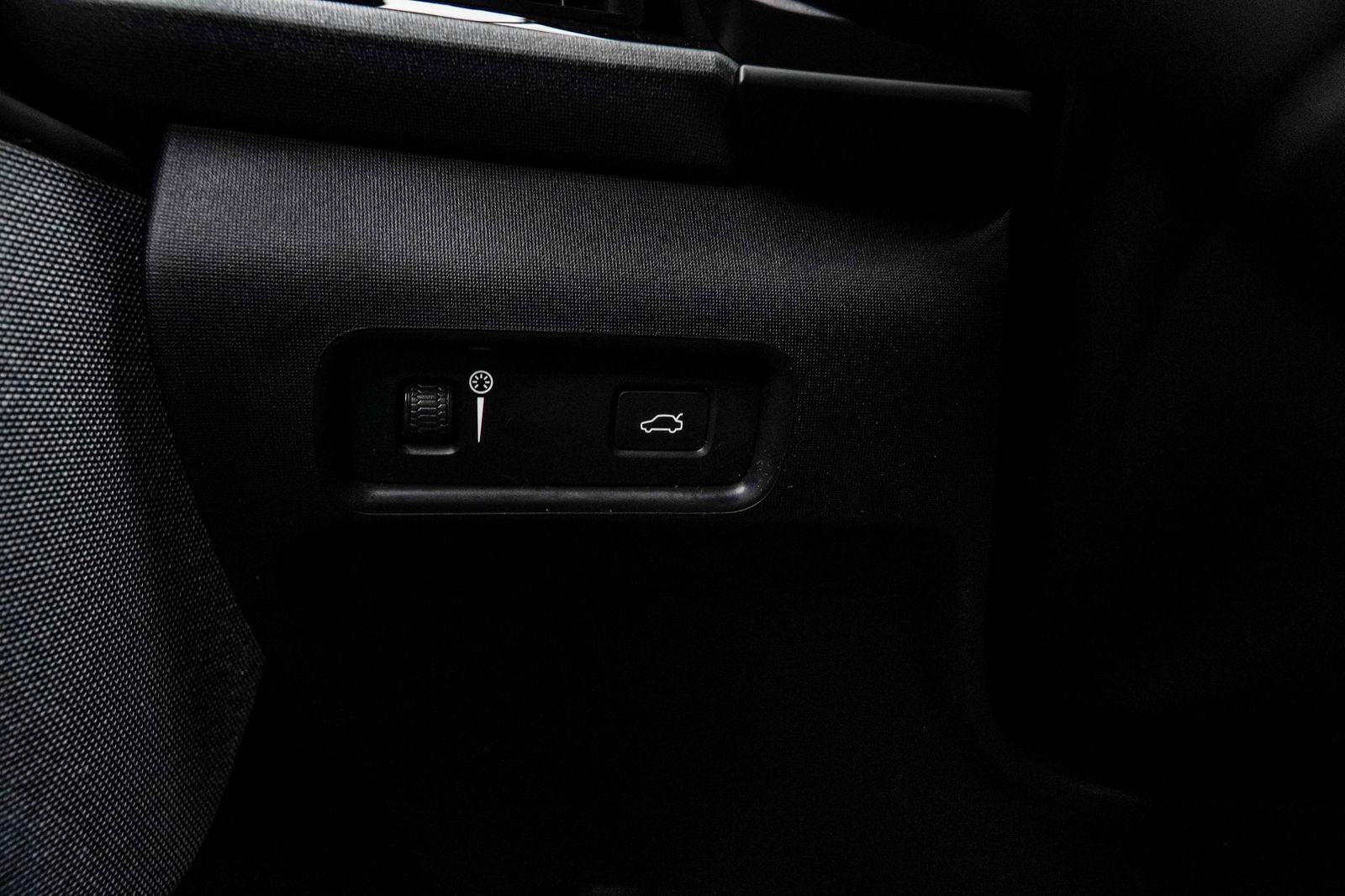 Used 2022 Polestar Polestar 2 w/ Pilot Package AWD/4WD image 29