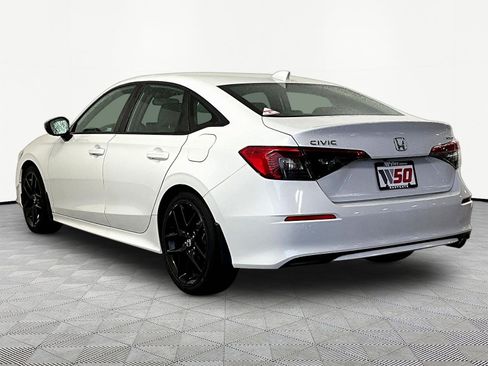 Used 2023 Honda Civic Sport image 4