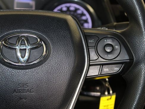 Used 2019 Toyota Camry LE image 17