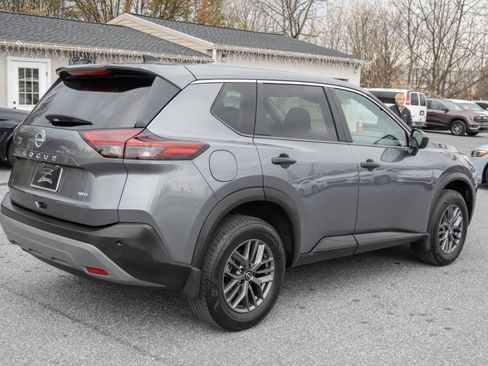 Used 2023 Nissan Rogue S image 11