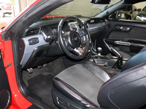 Used 2016 Ford Mustang GT Premium w/ Equipment Group 401A RWD image 7