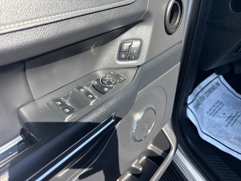 Used 2024 Ford Expedition Max XLT image 33