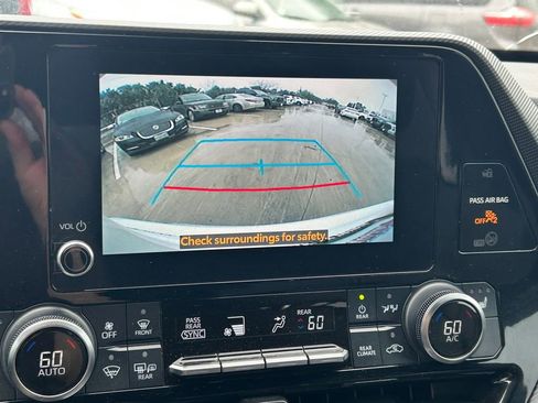 Used 2023 Toyota Highlander XSE image 36