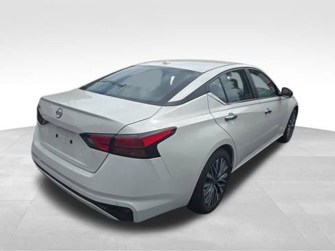 Used 2025 Nissan Altima 2.5 SV FWD image 5