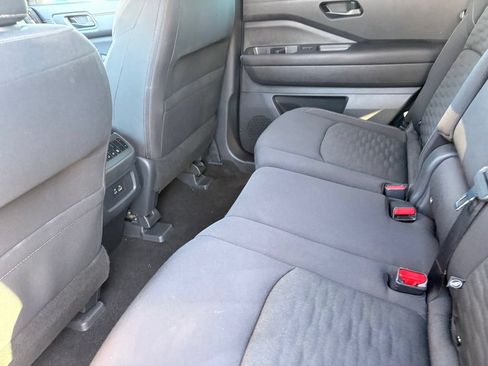 Certified 2025 Nissan Pathfinder SV AWD/4WD image 16