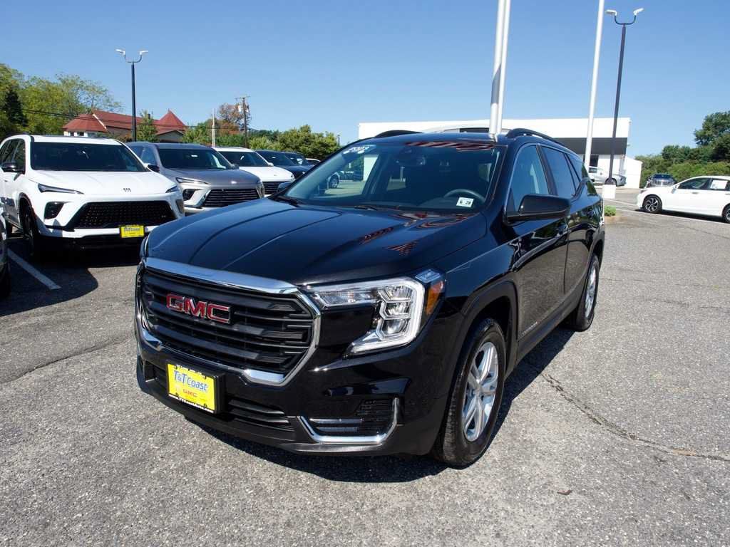 Certified 2023 GMC Terrain SLE w/ Driver Convenience Package AWD/4WD image 1