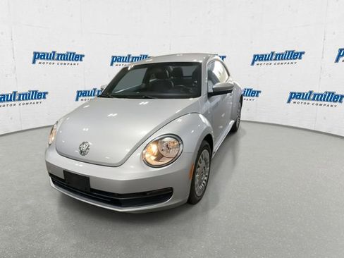 Used 2013 Volkswagen Beetle 2.5 image 4