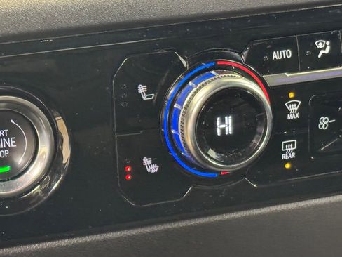 Used 2024 GMC Sierra 1500 SLT image 36