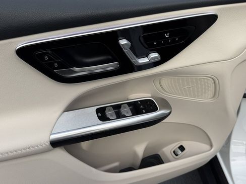 Used 2026 Mercedes-Benz GLC 300 image 19