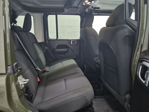Used 2023 Jeep Wrangler Unlimited AWD/4WD image 32