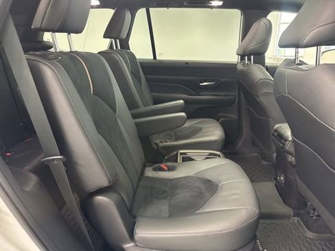 Used 2025 Toyota Grand Highlander AWD Hybrid image 30