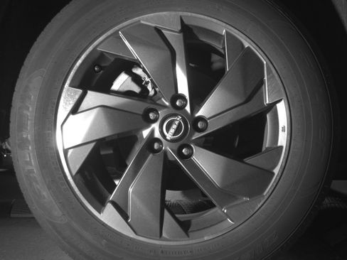 Used 2025 Nissan Rogue SV FWD image 15