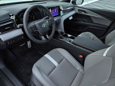 Used 2026 Toyota Camry SE w/ Convenience Package FWD image 8